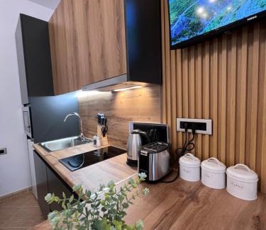 Tirana Apartment | Modern Studio Apartment in a Villa - Tiranë