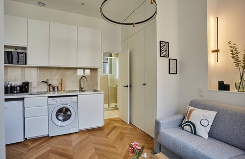 Quartier de la Plaine-de-Monceaux Apartment | Modern Studio Arc de Triomphe Monceau