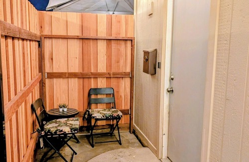 South Natomas Apartment | Modern Studio Escape - Perfect Location