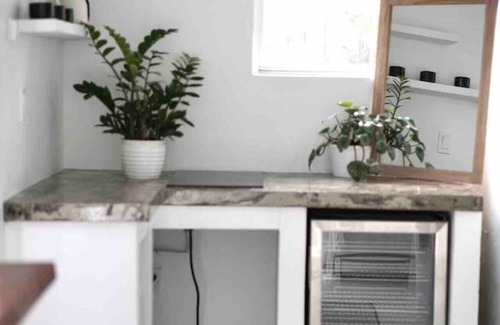 Whitfield Villa | Modern Studio Near SRQ Airport