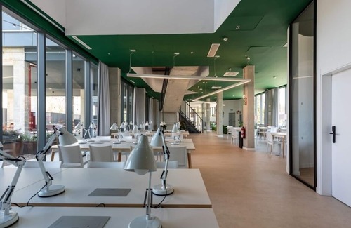 Milagrosa Apartment | Modern Studio with High-Speed Wi-Fi in Pamplona