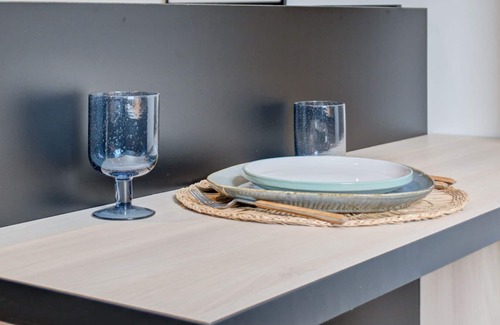 Milagrosa Apartment | Modern Studio with High-Speed Wi-Fi in Pamplona