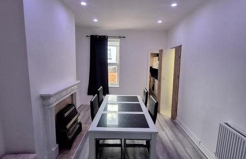 Kirkdale Villa | Modern, Stylish and Family Friendly Home!