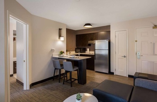 Mount Tabor Apartment | Modern Suite Close to Stickley Museum! Free Breakfast, Pet-friendly, Indoor Pool