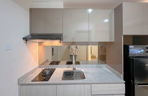 Surabaya Apartment | Modern Suite 1Br At Grand Sungkono Lagoon Apartment