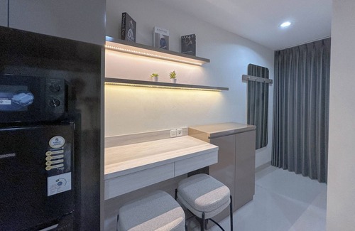 Surabaya Apartment | Modern Suite 1Br At Grand Sungkono Lagoon Apartment