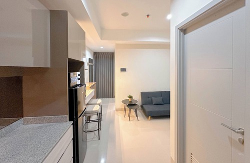Surabaya Apartment | Modern Suite 1Br At Grand Sungkono Lagoon Apartment
