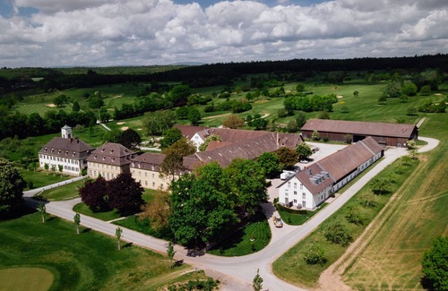 Muennerstadt Apartment | Modern, timelessly furnished apartment in a quiet and idyllic location
