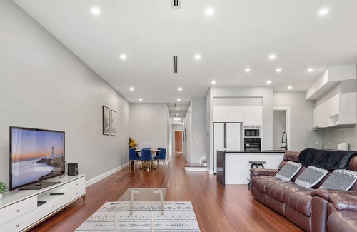 Doncaster East House | Modern Townhouse in Doncaster near Westfield