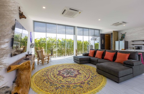 Khao Tao Villa | Modern Tropical 4 Bedroom Pool Villa KH-B5