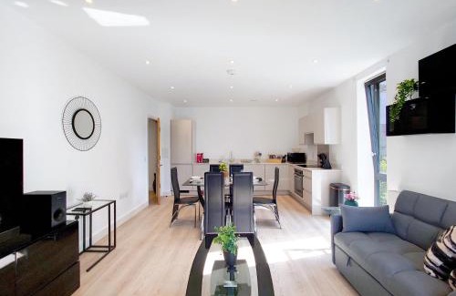 Poplar Apartment | Modern Two Bed Apartment in Poplar near Canary Wharf