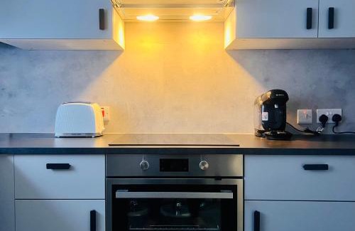 Preston Apartment | Modern two bedroom Apartment near Wembley stadium by Leda Homes