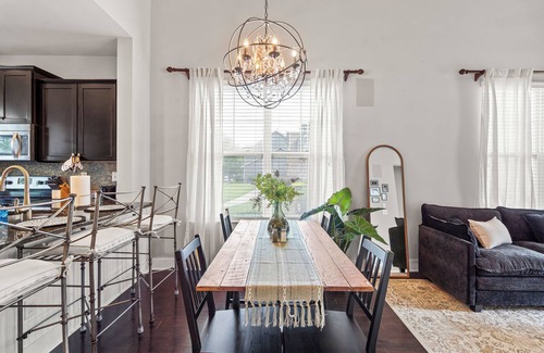 Charlotte House | Modern Upscale Farmhouse- in Uptown CLT!