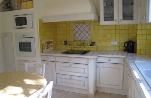 Domino House | Modern villa near the sea, sleeps 8, parking, garden, and terrace