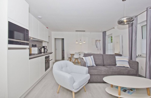 Gross Zicker Apartment | Modern vacation apartment with private terrace - Haus Inselwind FeWo MEERzauber -