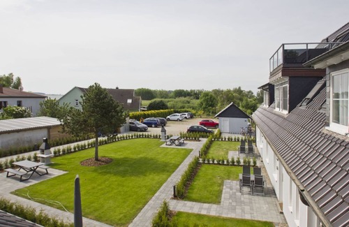 Gross Zicker Apartment | Modern vacation apartment with private terrace - Haus Inselwind FeWo MEERzauber -