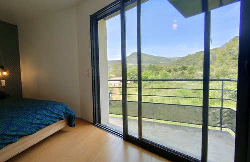 Lauret House | Modern villa 8 pers with view, infinity pool
