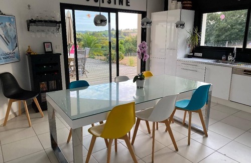 Treflez House | Modern villa in a large garden a few minutes from the sea