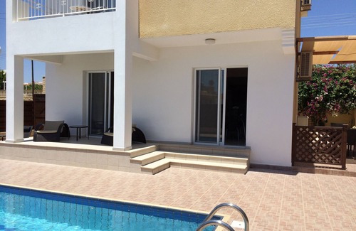 Emba Villa | Modern Villa with Secluded Private Pool and high speed wi-fi access