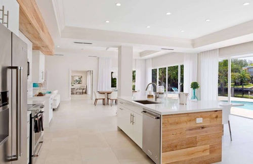 Lighthouse Point Villa | Modern Waterfront Home w/Heated Pool, Avocado Tree