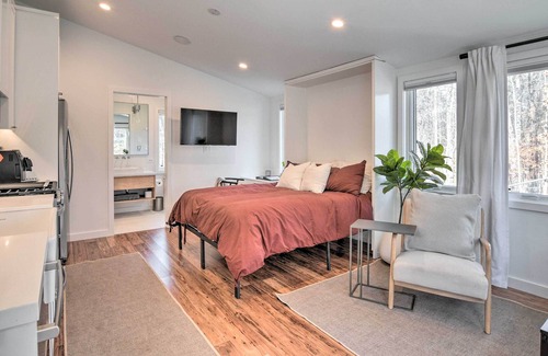 Columbus Apartment | Modern Wellness Retreat on 5-Acre Micro Farm!