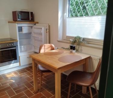Kalletal Apartment | Moderne Ferienwohnung mit privatem Eingang - ROSA