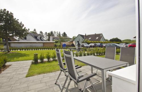 Gross Zicker Apartment | modernen Ferienwohnung mit eigener Terrasse - Haus Inselwind FeWo MEERküste