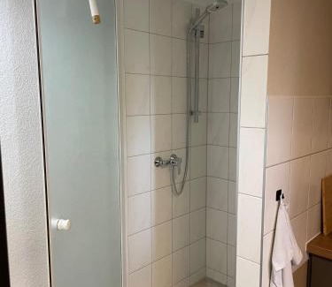 Oberdorla Apartment | Modernes City-Apartment mit Parkplatz in Paderborn
