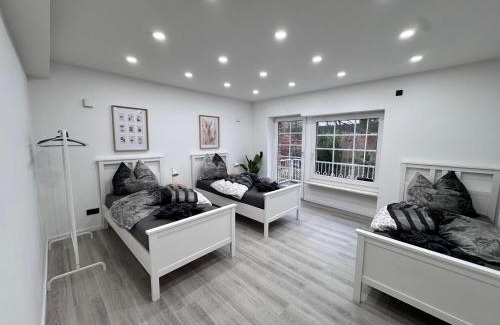 Gelsenkirchen-West House | Modernes Haus mit Garten & Privatparkplatz Villa