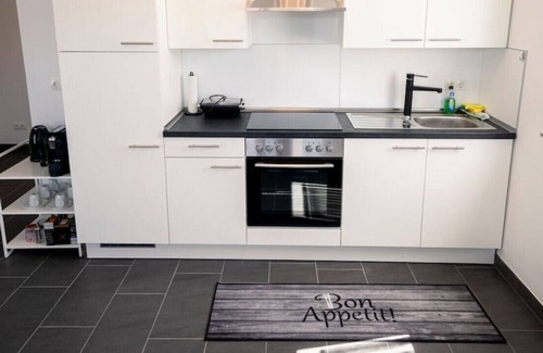 Eriskirch Apartment | Modernes Juwel 10 Min zum See