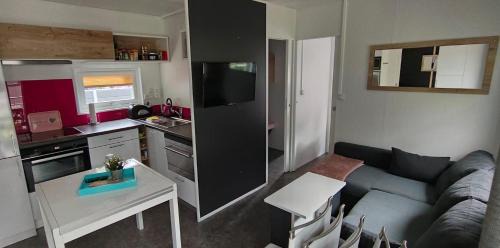Wackersdorf Apartment | Modernes Mobilheim am Murner See
