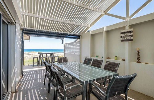 Moana House | Moeys: Perfect Beachfront Escape for Family Gatherings or Friends’ Getaways