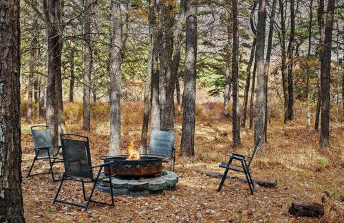 Long Pond House | Mohegan by AvantStay Private Dock Firepit Community Pool Beach