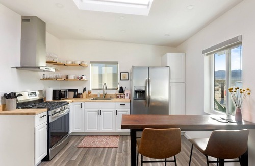 Joshua Tree House | Mojave Ranch - Hot Tub, Fire Pit, Dark Skies And Desert Views! 2 Bedroom Home by RedAwning