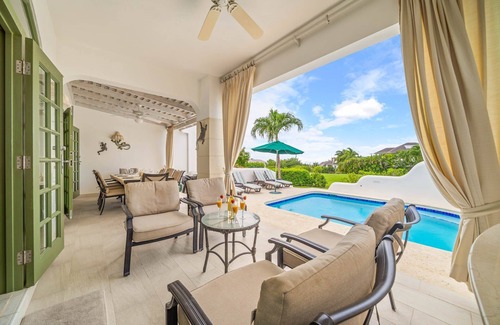 Mount Standfast House | Mojito Villa: Luxurious 3-Bedroom Villa with Ocean Views, Pool & Beach Access