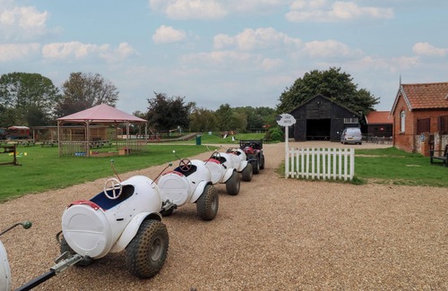 Woodbridge Cottage | MOLLY (COW SHED 6), pet friendly, with a garden in Campsea Ashe