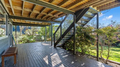 Narrawallee House | Mollymook Breeze - lovely 4 BR home with beach views