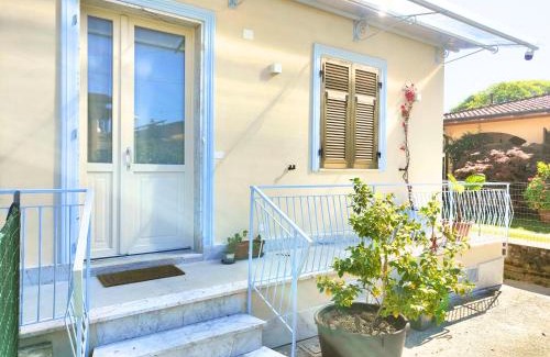 Marina di Massa House | Mon Amour Casa a Marina con Giardino