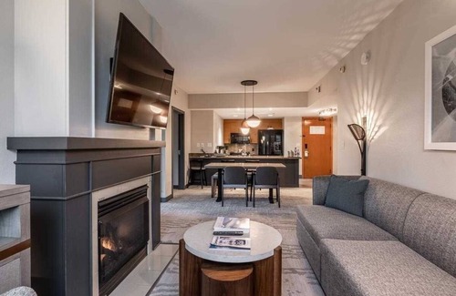 Mammoth Lakes Condo | Monache End Unit with Stunning Views & Ski Locker (NEW RENOVATION)
