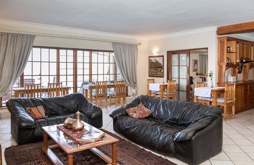 Paradise Hotel | Moncrieff Manor