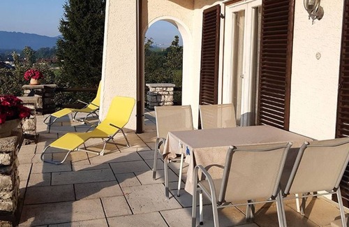 Tiefgraben Apartment | Mondseeblick - Terrace - House GUEST BUILDER (Fam. STALL INGER)
