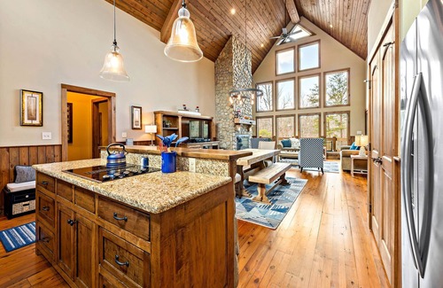 The Arbor House | Monkey Boat on Lake James | Luxury & Hot Tub