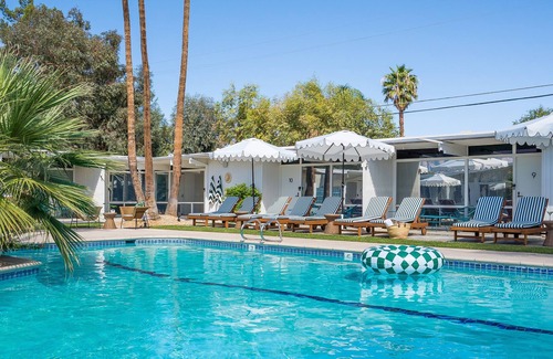 Racquet Club South Villa | Monkey Tree Hotel 15 by Avantstay Stylish Hotel in Palm Springs w/ Communal Pool!