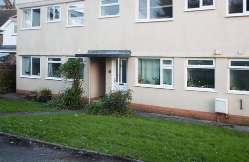 Saundersfoot Apartment | Monkstone Court - Close to Village and Beach