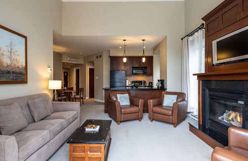 Mont-Tremblant Hotel | Mont-Tremblant - Château Beauvallon - Three Bedroom Suite-Free resort shuttle!
