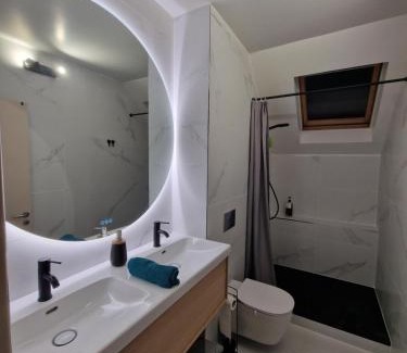 Petite-ÃŽle Apartment | Mont-Vert exotique - Calme - Vue et PARKING