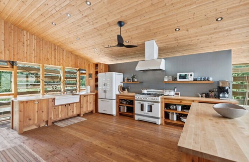 Darby Cabin | * *Montana's Architectural Marvel: Skwala Lodge* *