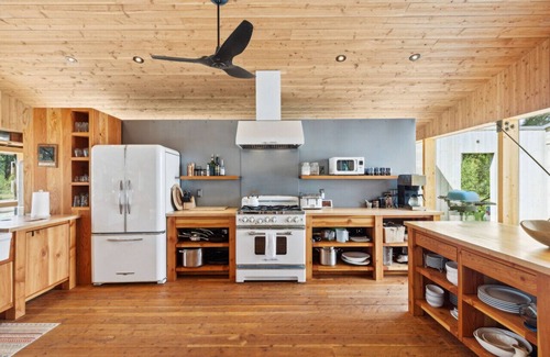 Darby Cabin | * *Montana's Architectural Marvel: Skwala Lodge* *
