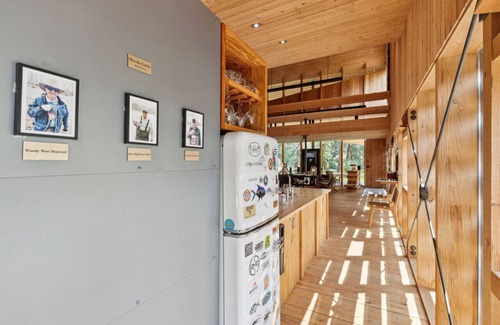 Darby Cabin | * *Montana's Architectural Marvel: Skwala Lodge* *