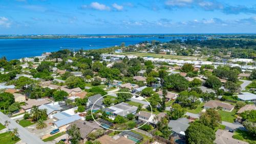 Whitney Beach House | Montauks Point! Private pool home 10 min drive to Anna Maria beaches!